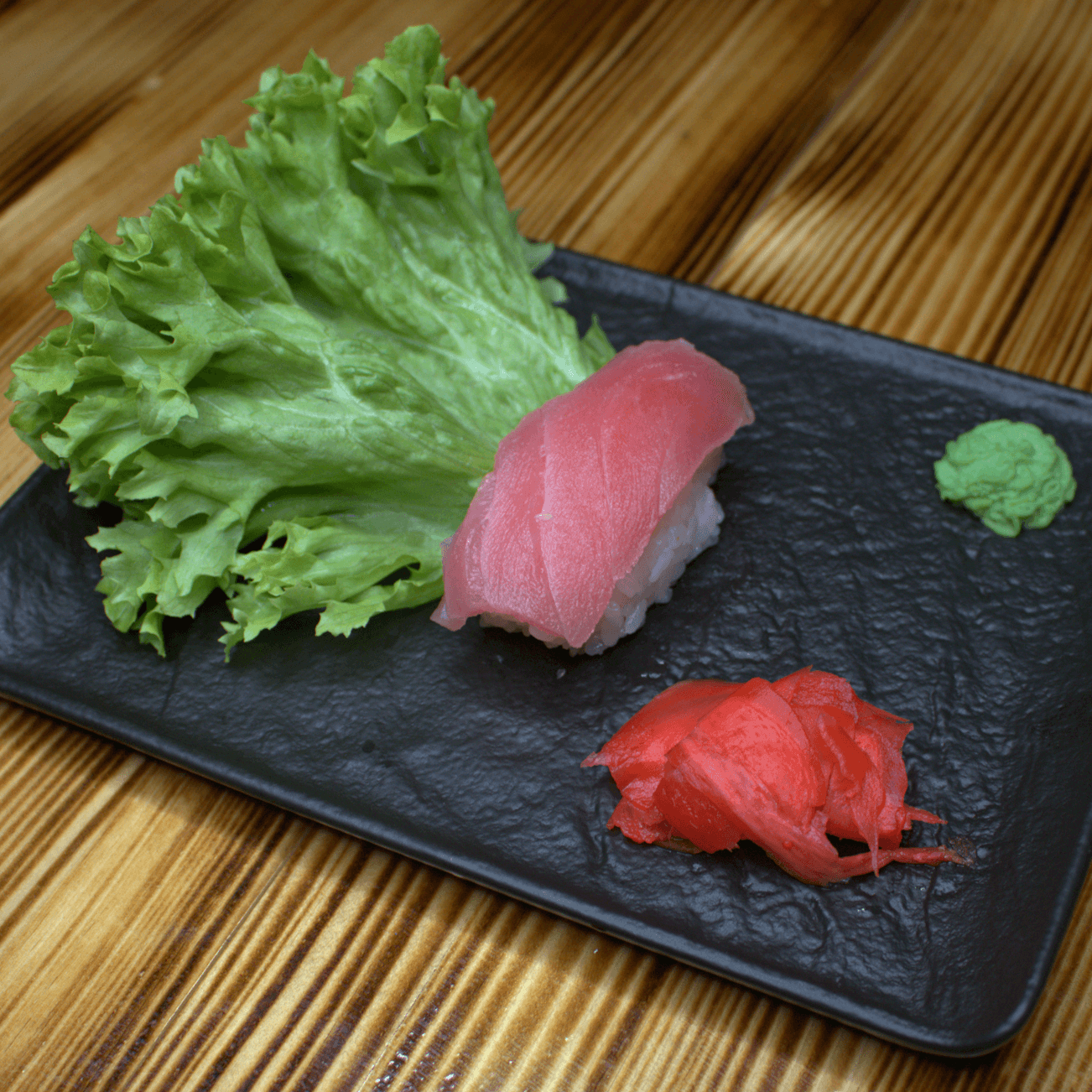 Суши с тунцом